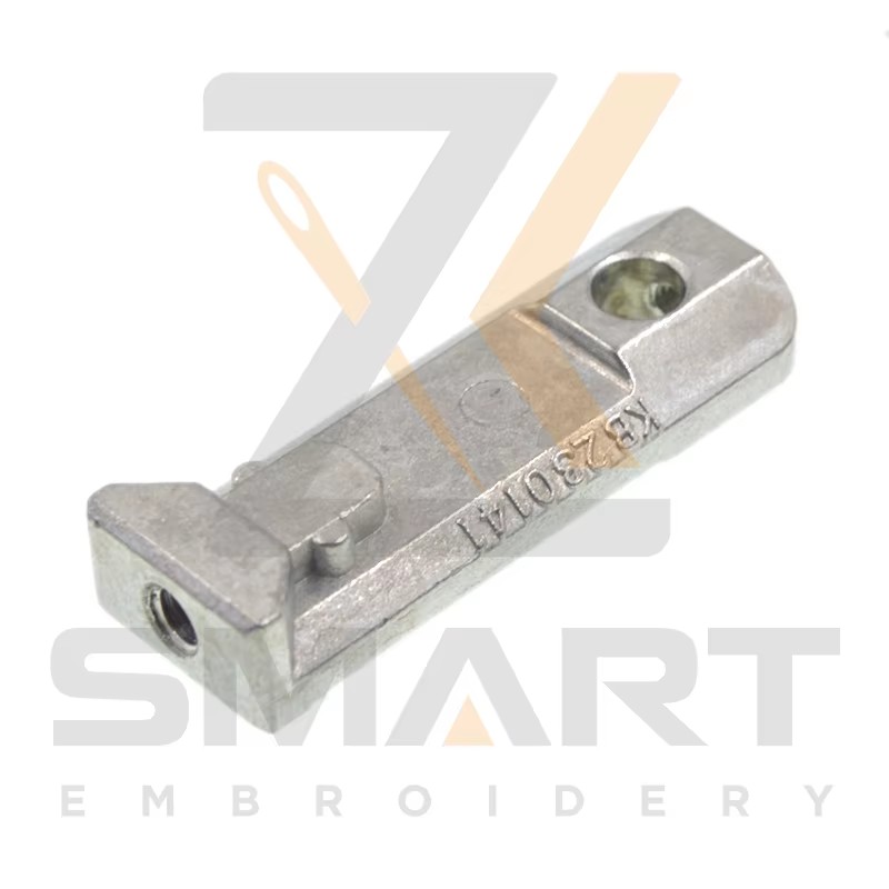 Mae'r rhannau peiriant gwifren barudan KB230141 Take Up Lever Base N0704BD03